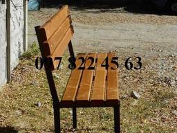 Скамейка под подъезд. Окрашенный каркас скамейки из профтрубы