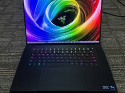 2024 Razer Blade 16 OLED 1440p | RTX 4080 | i9 HX | 32 ГБ оперативної пам'яті | 1 ТБ SSD