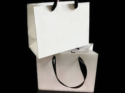 Подарочный пакет Белый с атласными ручками 240х200х90 мм