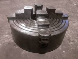 4-х кулачковый патрон ф250