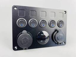 5-ти кнопочной панели с двумя USB портами, цифровым вольтметром и розеткой прикуривателя