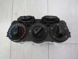 5W8218016 Панель управління клімат-контролем Opel Corsa D / AW01535