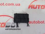 64718-42020 Заглушка обшивки багажника TOYOTA RAV4 IV (XA40) - фото 3