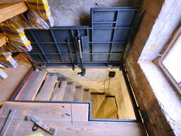 Автоматичний люк для підлоги. "Броневик" Дніпро.