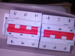 Автоматический выключатель Moeller PLHT C 100А