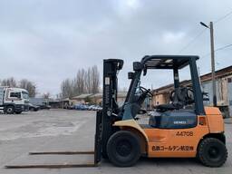 Автонавантажувач вилковий Toyota, вагонник, з бічним зміщенням. Напрацювання 5524 мотогод.