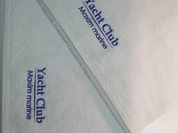 Белые махровые полотенца с вашим логотипом