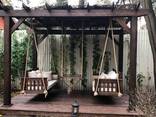 Альтанка-пергола з підвісними диван -гойдалками з Модрини - фото 3