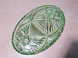 Блюдо піднос таця старе радянське зелене кольорове овальне скло Скол Вживане