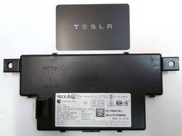 Блок и электронный ключ(карточка) комплект Tesla model 3, model Y 1100241-00-J