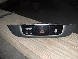 Блок включения кнопки аварийной сигнализации Hyundai IX35 93790-2S000BLH