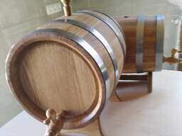 Бочка дубова, для напою на подарунок. На пiдставцi, вiд 3-х лiт.