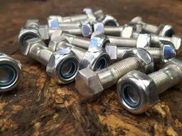 Болт МТЗ карданного вала с гайкой 52-2203012