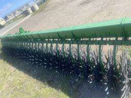 Борона ротаційна John Deere 400 6 м. В роботі