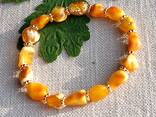 Браслет із натурального пейзажного бурштину, королевский янтарь - фото 1