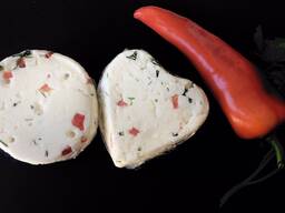 Бринза із зеленню та паприкою