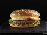 Чізбургер з котлетою із мяса яловичини - фото 1