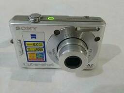 Цифровой фотоаппарат SONY DSC-W30