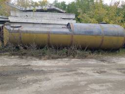 Цистерна паливозаправника ТЗ-22, сталева.