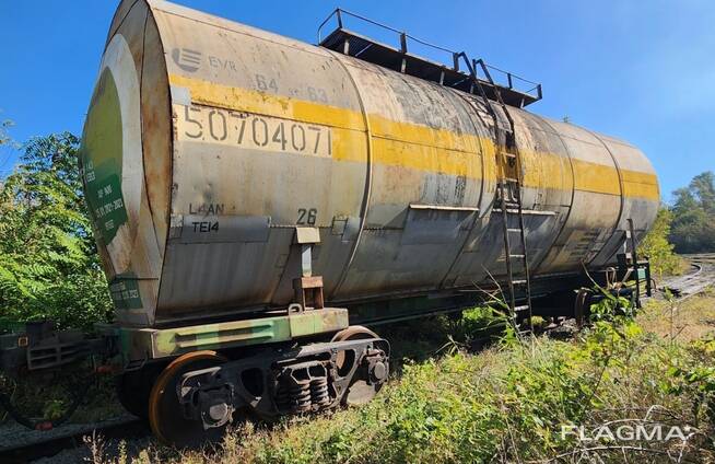 Вагоны жд Цистерны 15-1532 ,15-1534, 64 куба нижний слив, есть отдельно цистерны