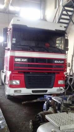 DAF XF облицовка, бак, фары, зеркала, спалка, подножки, итд