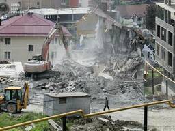 Демонтаж сараїв будинків вивіз на сміттєзвалище утилізація