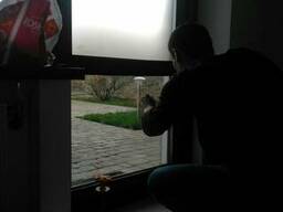 Демонтаж тонировочной пленки.