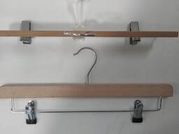 Дерев'яні вішалки від виробника з прищіпками