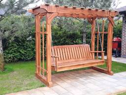 Качель садовая. Качель из дерева. Гойдалка. Гойдалка садова.