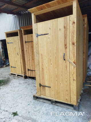 Деревяний туалет, дерев'яний літній душ, дерев'яна собача будка