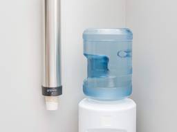 Диспенсер под стаканы настенный из нержавейки San Jamar