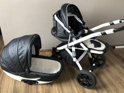 Дитяча коляска