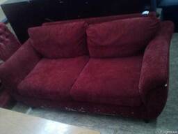 Диван б/у со съёмными подушками красный велюр 1,7м
