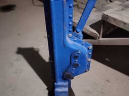 Домкрат 10 тонн железнодорожный, механический. Состояние нового.