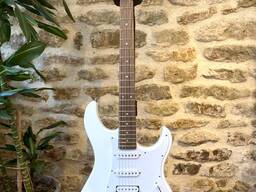 Електрогітара YAMAHA PACIFICA 012 (WH)