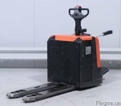 Электротележка BT LPE-240, с подножкой, 2013 года, 2400 кг!