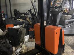 Електричний поводковий штабелер, річтрак BT SWE-080L оренда/продаж