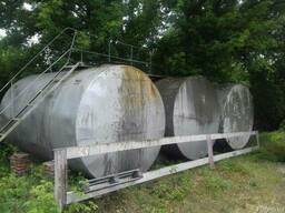 Емкости 25,10,5 кубов.