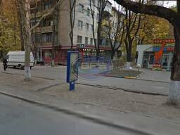 Фасадне торгове приміщення на вул. Філатова