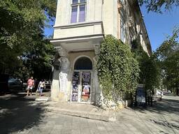 Фасадное помещение возле Горсада