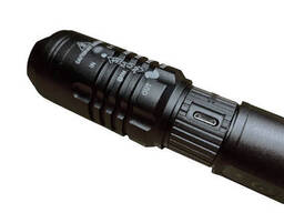 Фонарик с аккумулятором Черный