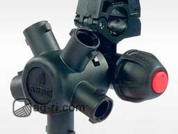 Форсунка на 5 распылителей ARAG на трубу опрыскивателя.