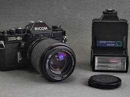 Фотоаппарат пленочный Ricoh XR-2s с объективом Tokina SD 70-210mm/4-5,6 Ф52мм вспышка R