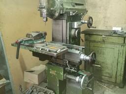 Фрезерный станок 676