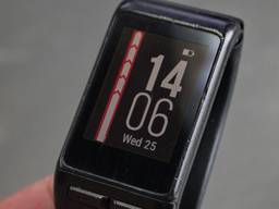 Garmin VivoActive HR 50м. Смарт часы фитнес трекер для спорта (сменный ремешок черный сили