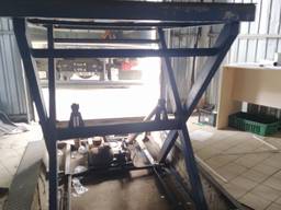 Гидравлический подъемный стол. Ножничный подъемный стол