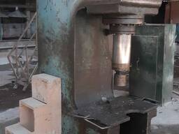 Гидравлический пресс ус. 100, рабочий