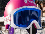 Гигантские горнолыжные шлемы. Объёмные рекламные фигуры из пластика для фотозоны