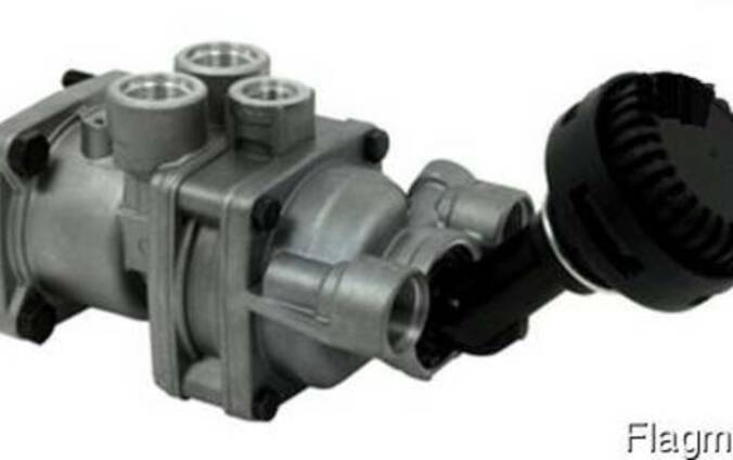 Кран ручного тормоза mercedes atego 815. Главный тормозной кран мерседес атего 815. Главный тормозной кран мерседес атего. Тормозной кран атего. Кран регулятор тормозных усилий мерседес 814.