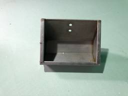 Годівниця-корито